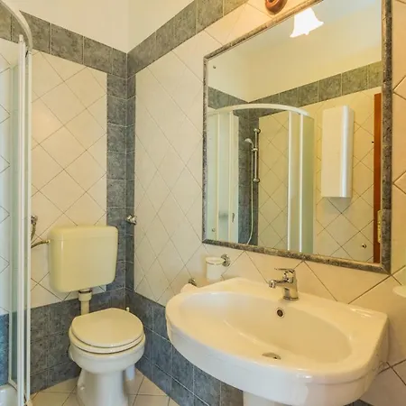 Double 7767a Konukevi Mošćenička Draga